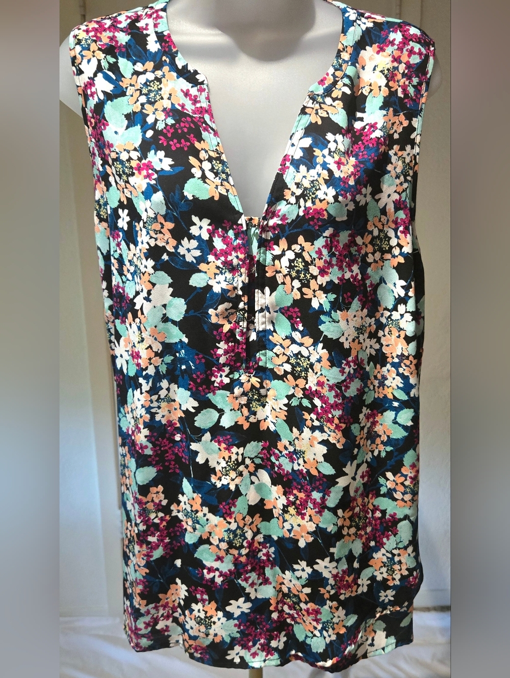 Maurice's Floral V-Neck Sleeveless Blouse